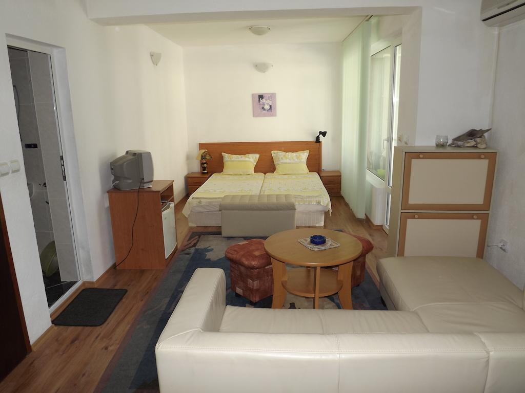 Guest House Stenli Primorsko Bilik gambar