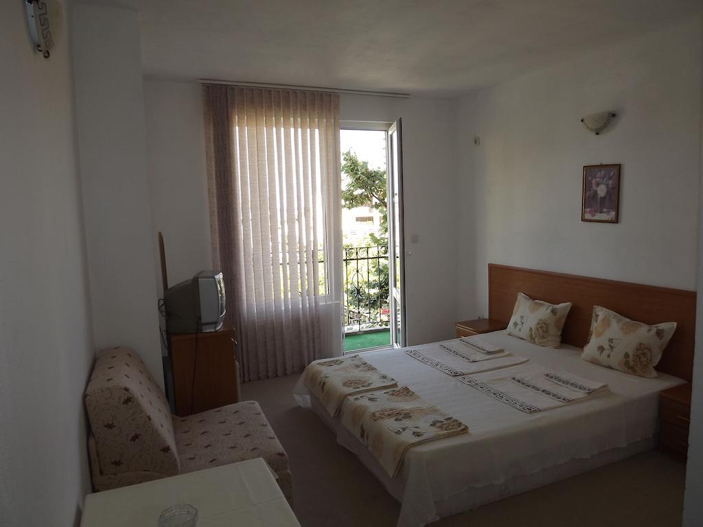 Guest House Stenli Primorsko Bilik gambar